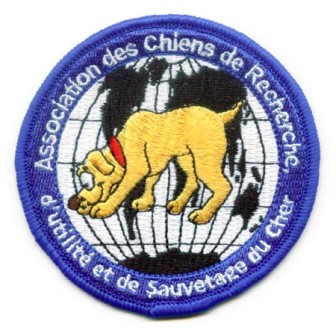 Ecusson divers : ecusson_association_chiens_recherche_utilite_sauvetage_cher